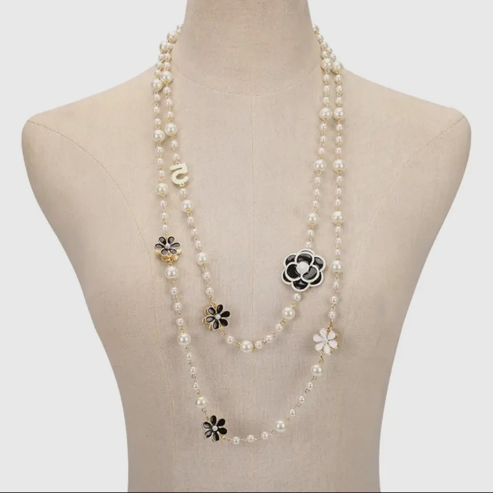 Made in France Chic Chunky Pearl Necklace - Picture 2 of 3